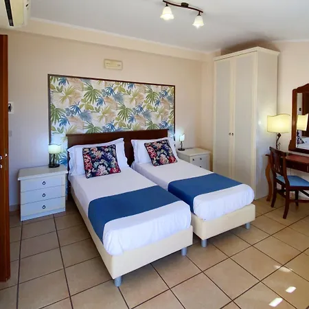 Casa Famiani Bed & Breakfast-3
