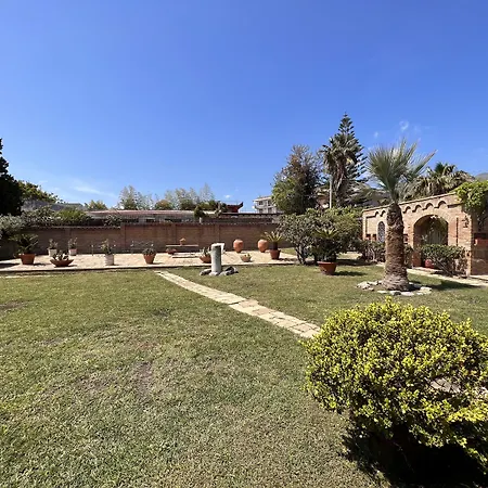 Villa Chiarenza Maison D'Hotes-2