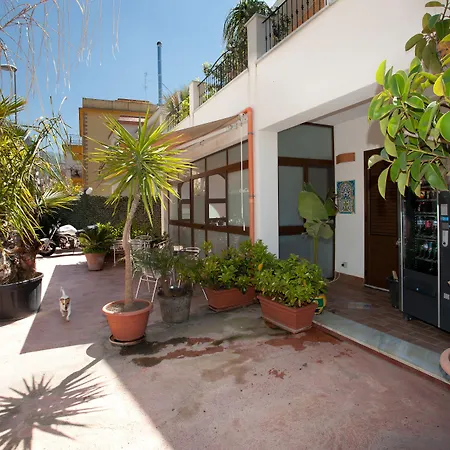 Kunesias B&B-3