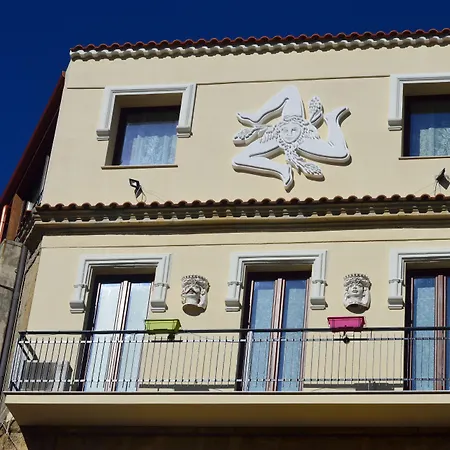 Centro Sicilia Rooms&Suites-3