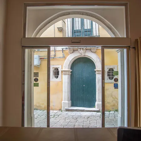 Hotel Dell'Orologio-3