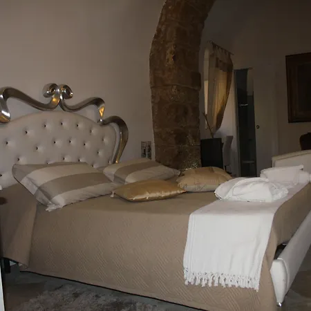 Montevergini B&B Centro Barocco-2