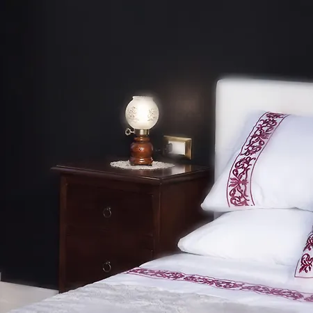 Art Fashion House Luxury Rooms-3