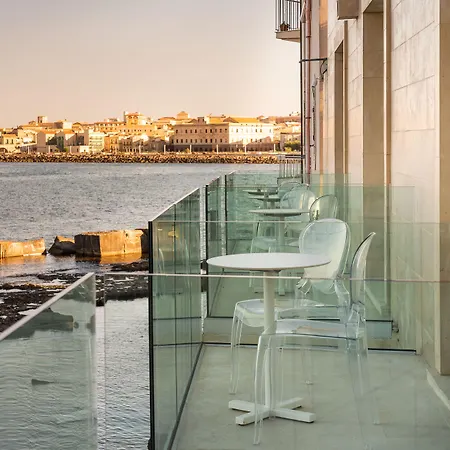Re Dionisio Luxury Suites-2