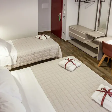 Five Rooms Brolo-2