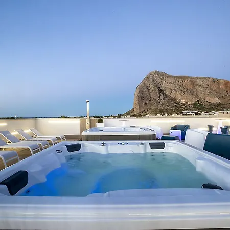 Sundeck Hotel-2