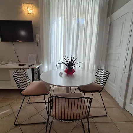 Centro Storico Home With Terrace-2