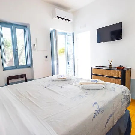Art B&B-2