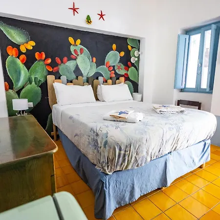 Art B&B-3