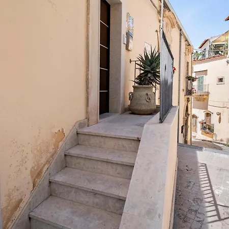 La Finestra su Noto-3