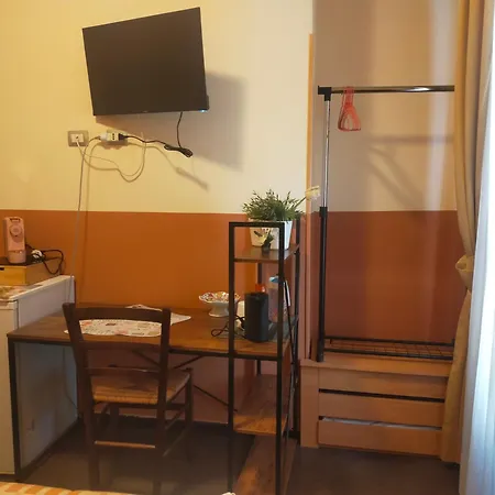 Bed & Breakfast Hostel H24-3