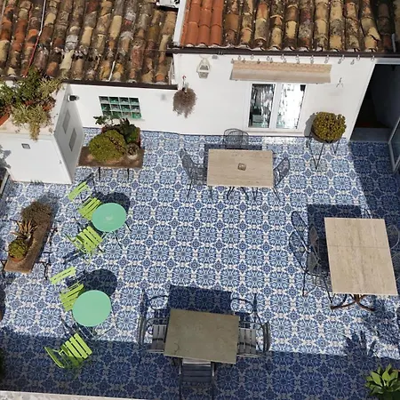 Ad Hoc Rooms-2