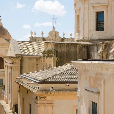 Casa Camelia - Cathedral View Apartment, 90M From Duomo-2