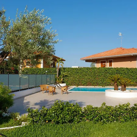 Path House By Wonderful Italy-3