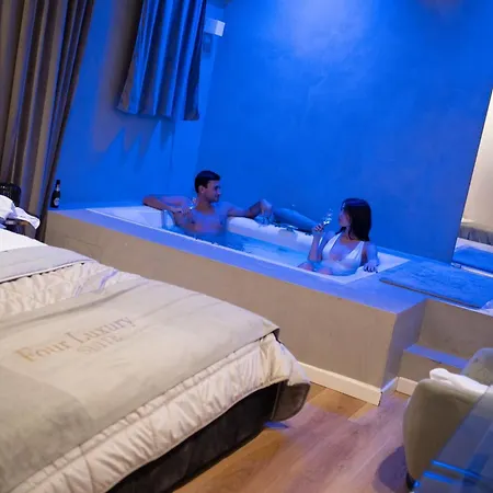 Four Luxury Suite-3