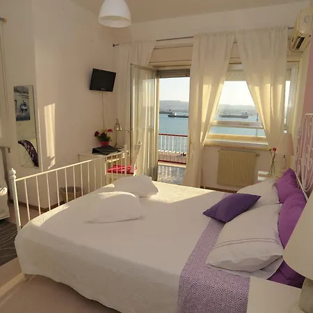 B&B Mare di Augusta La Finestra sul Porto-2