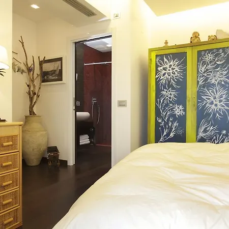 Cottage On The Beach-3