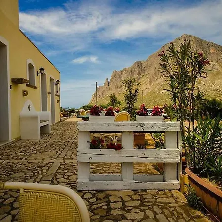 Baglio Cofano Rooms & Relax-2