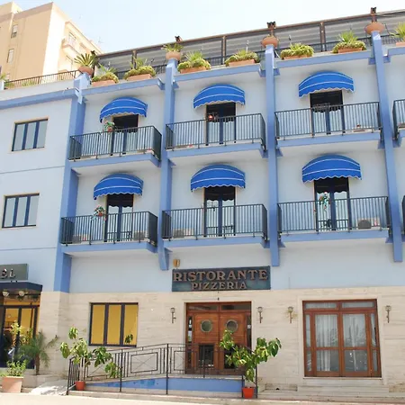 Hotel Al Faro-3