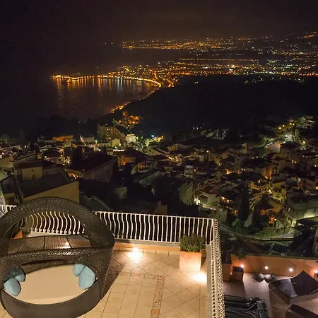 Villa Le Terrazze Charming Rooms-2