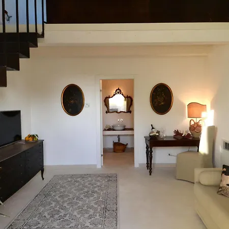 Scilla Maris Charming Suites-3