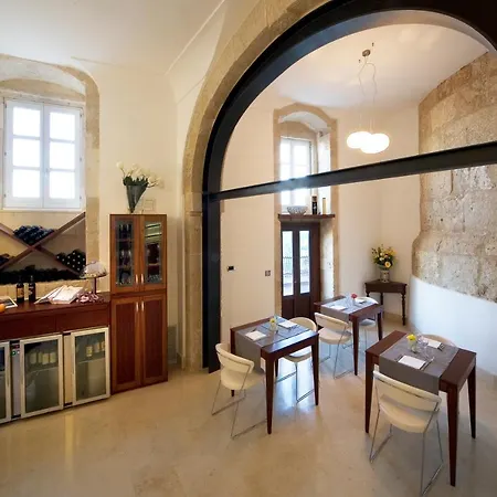 Royal Maniace Hotel-2