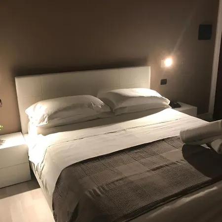 Holiday Rooms Portale Pirrera-3