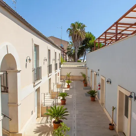 Boutique Hotel Molo Santa Lucia-3