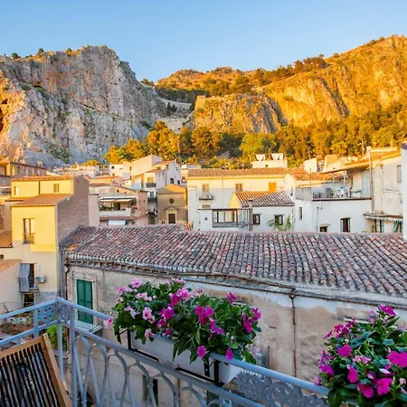 Cefalu Charme E Chic Suites-3