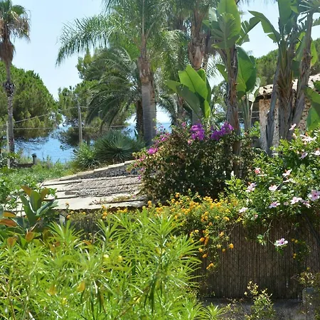 A Due Passi Dal Mare Con Piscina-3