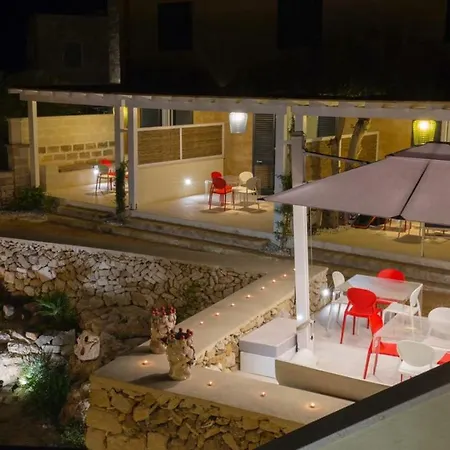 Le Suites Del Carrubo-3