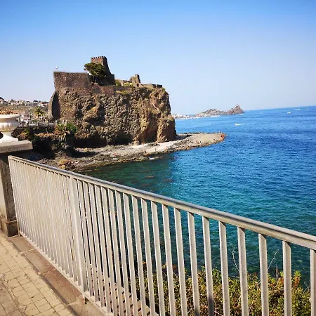 Il Castello di Aci-2