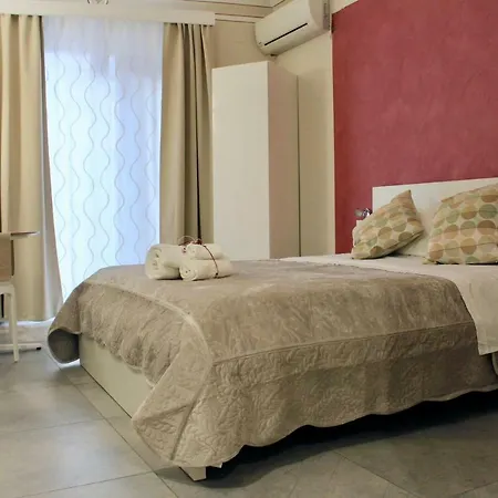 Triscele Glamour Rooms-2