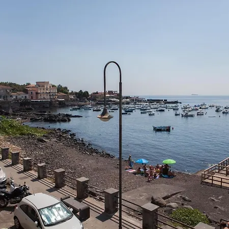 Un Tuffo Nella Baia Di Capomulini-2
