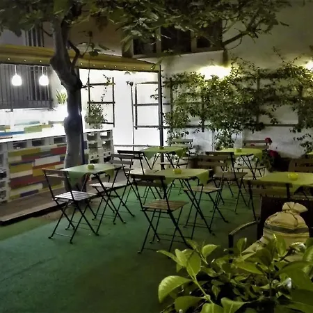 Retro Rooms-2
