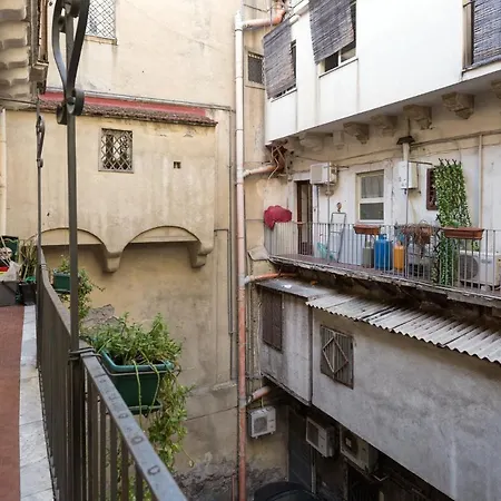 Da Gianni E Lucia Rooms With Bathroom In The City Center-2