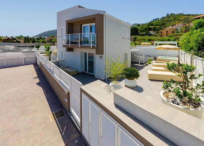 Calanica Boutique Apartments Cefalù