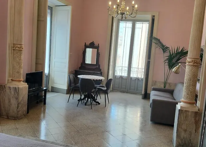 B&B Palazzo Arcidiacono - Central Prestigious Flat Catania