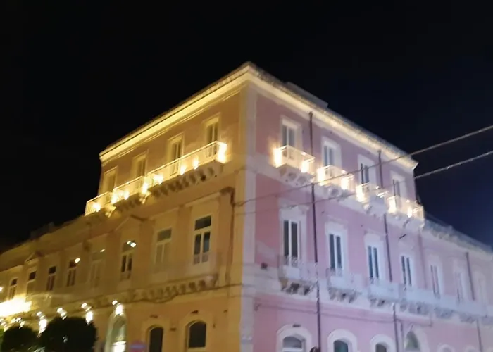 Syracuse Guest Houses near Catacombe di San Giovanni