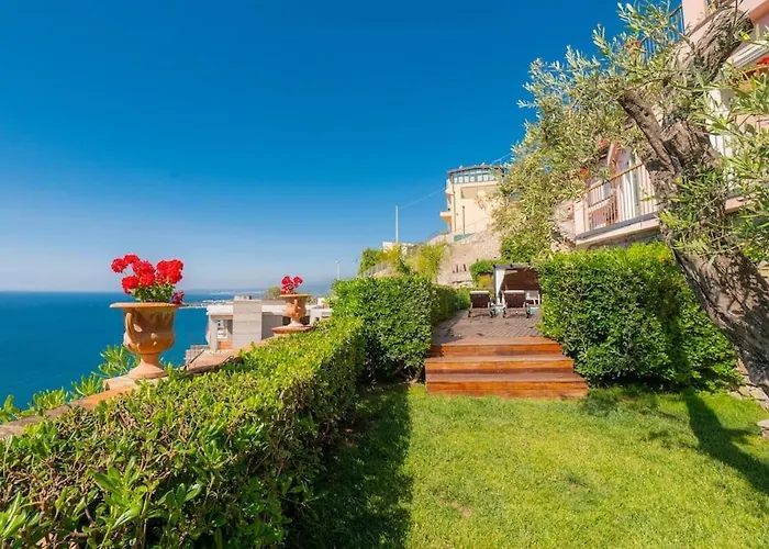 Villa Dependance con piscina Paolone House Taormina con Piscina