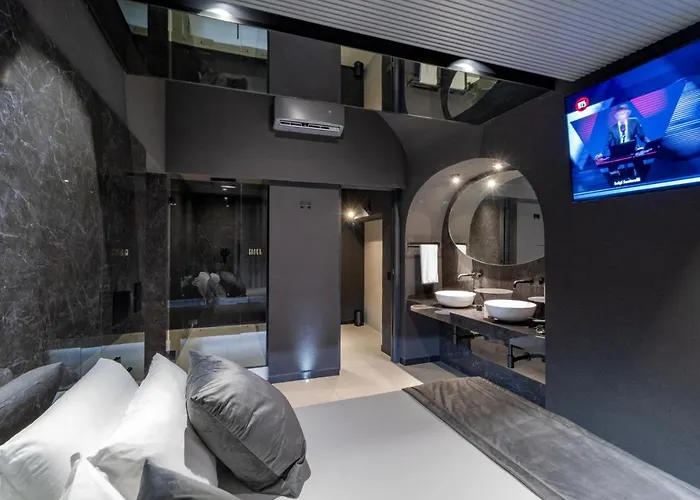 4 Suites " Unconventional Living Rooms " Catania