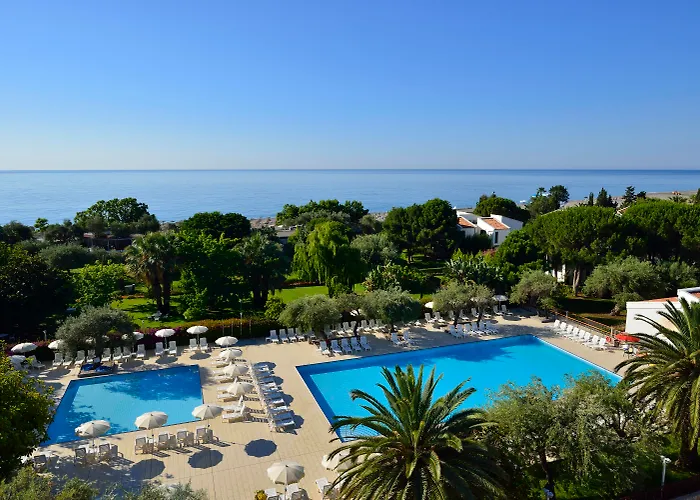 Giardini Naxos hotels near Santa Caterina