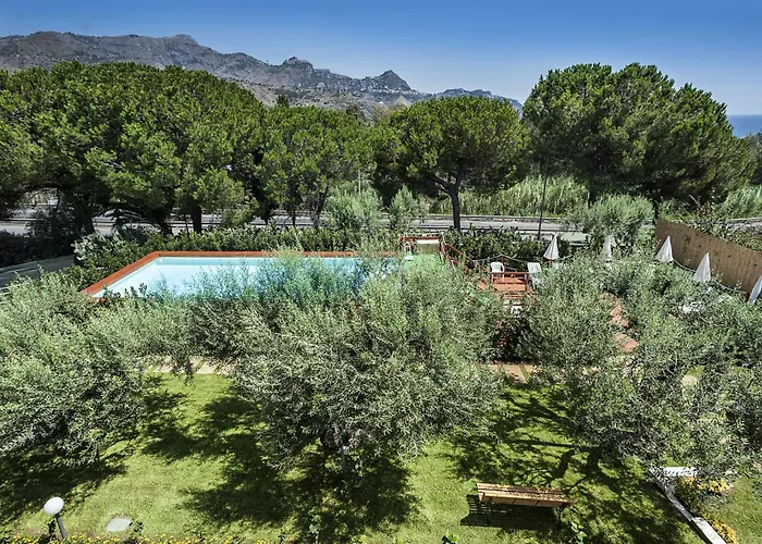 Villa Collina Giardini-Naxos