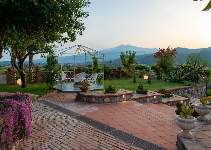 Villa With Pool & Jacuzzi Taormina with Pool