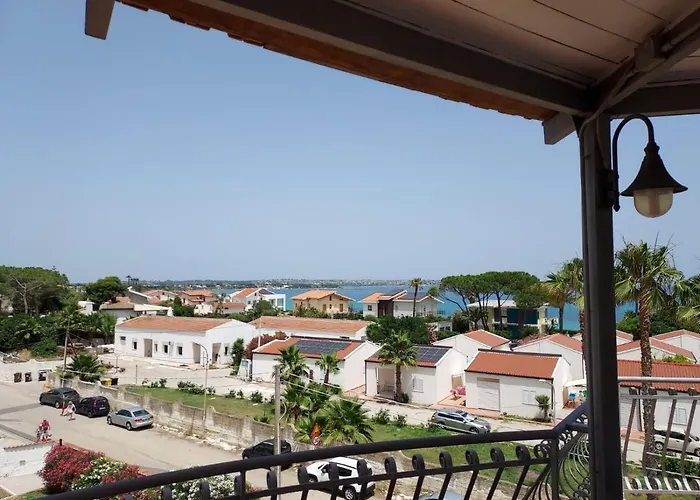 Arenella Beach Rooms