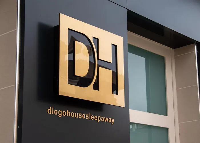 Diegohousesleepaway Vittoria