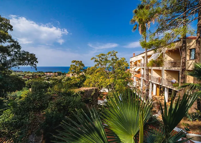 Cefalu hotels near Duomo di Cefalu