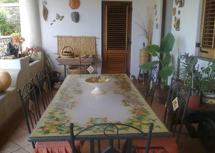 Casa Vacanze "Villa Angelina" Lipari 