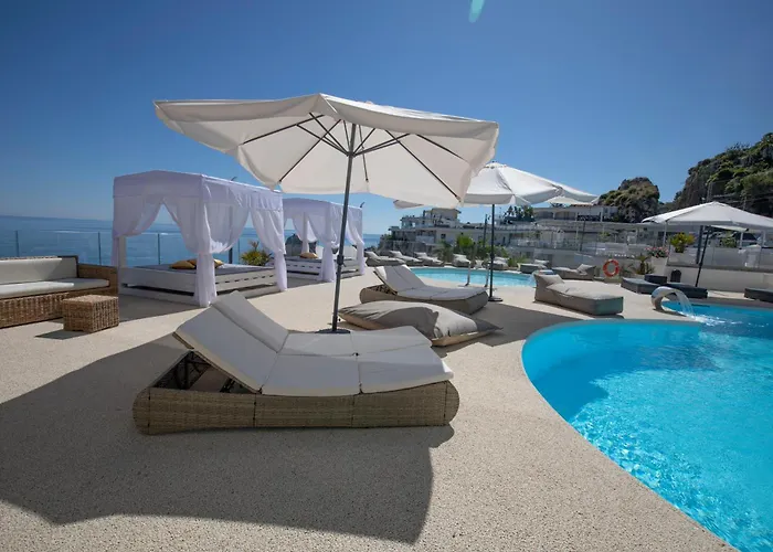 Altavilla Milicia Hotels