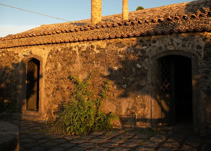 Hotel Casa Lawa SantʼAlfio